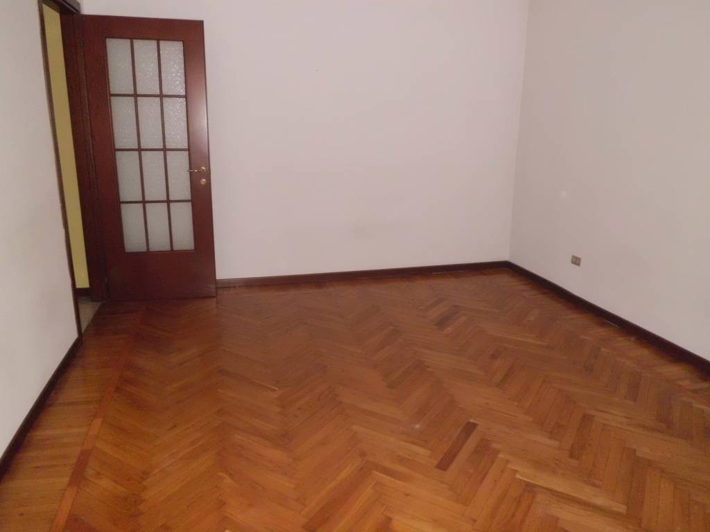 Soggiorno con parquet – triseb
